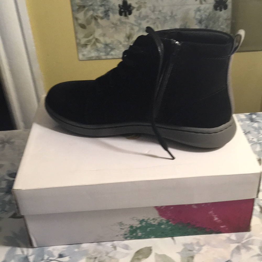Women’s Shoes